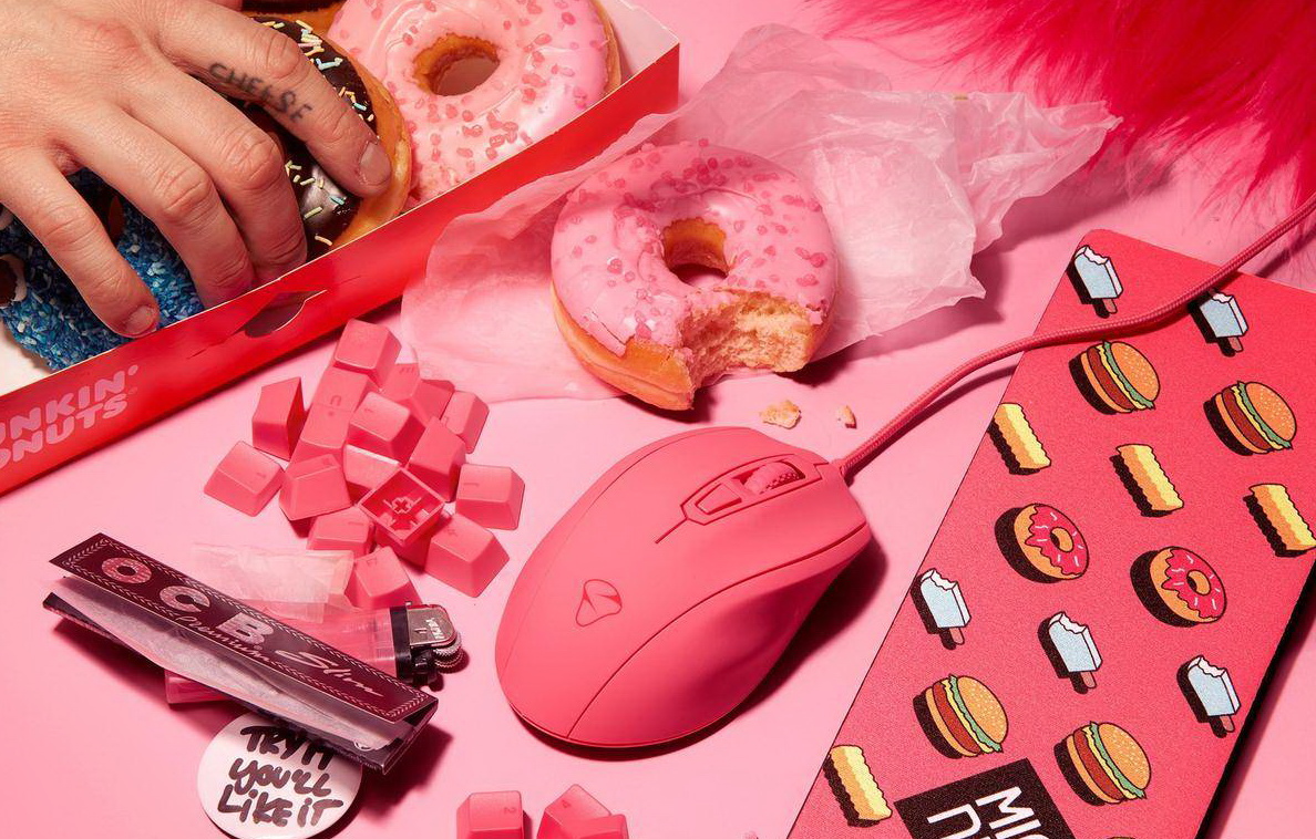 美的不像个游戏鼠标，麦傲尼克斯Castor霜糖红体验