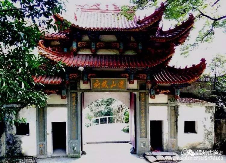 乐清白石凤凰山在哪,乐清白石山上好玩的地方