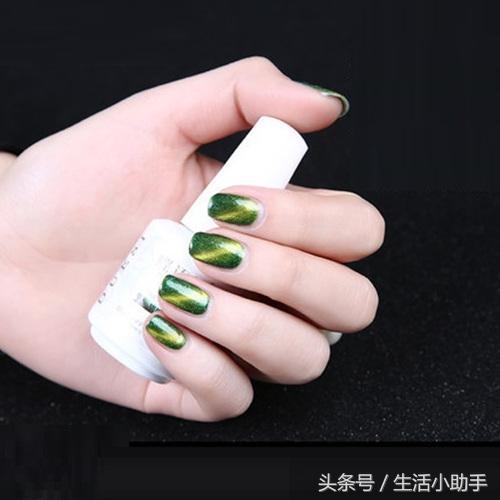 流行色指甲油,诉说你的高冷范儿、绕指柔