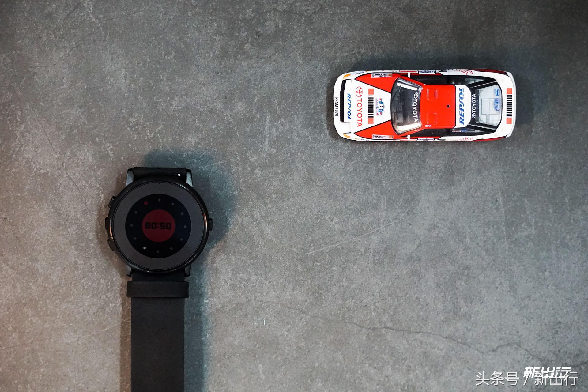 追寻最原始“电子纸墨屏”PebbleTimeRonud经典体验