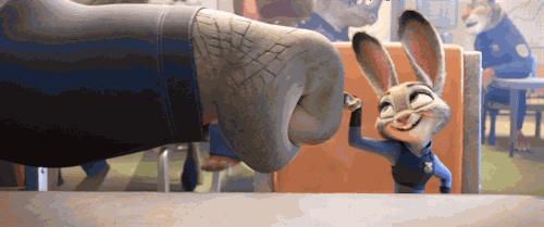 《疯狂动物城》|引爆朋友圈的好玩细节（附表情包和手绘原稿）