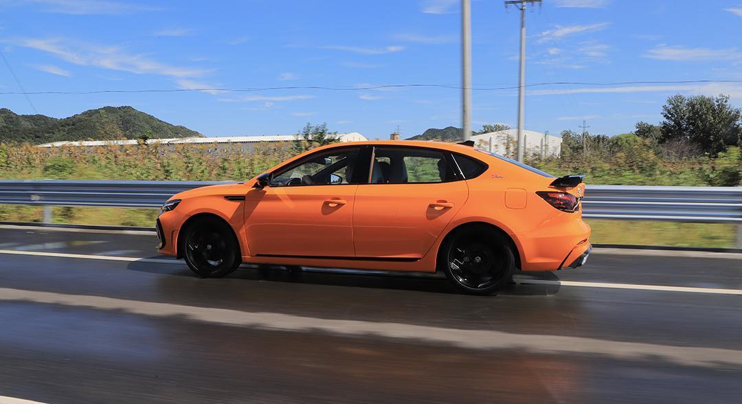 名爵mg6pro黑武士试驾,名爵mg6pro豪华版功能详解