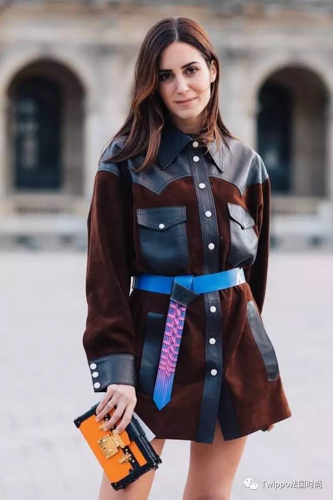 迷你小肩包,现在还流行小皮包包吗