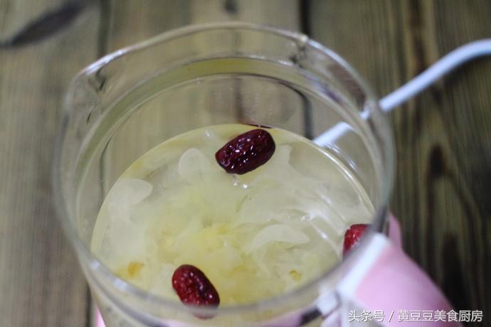 女人最适宜喝的7款养颜美容汤,女人要想皮肤好应喝什么茶