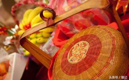 关于传统喜帖的写法,古时喜帖的写法