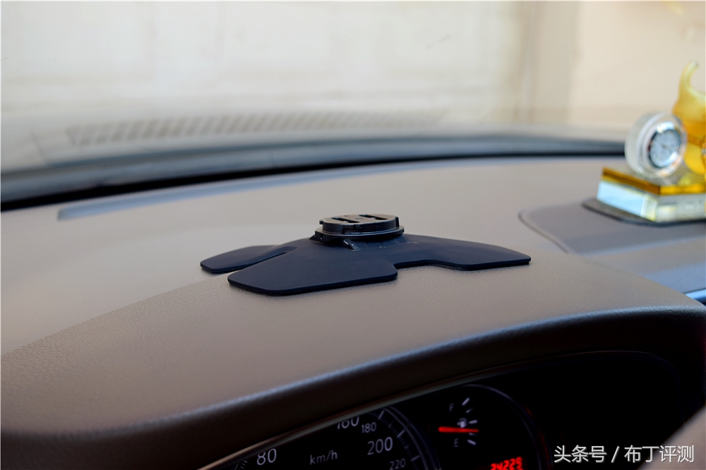 如何将手机hud投屏到汽车,全语音导航控制