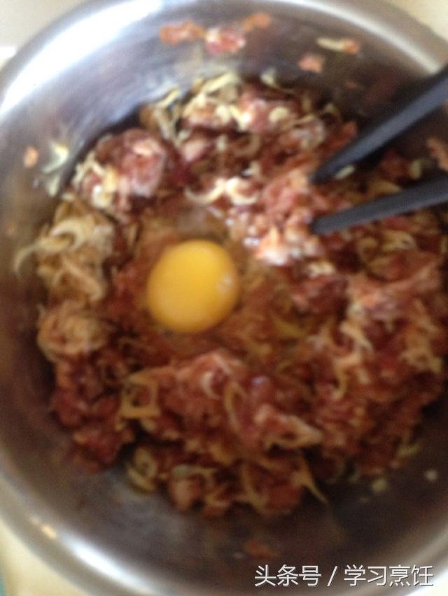 小馄饨怎么包馅又多又好看,上海小馄饨馅做法