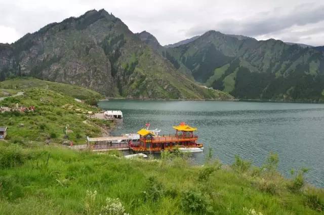 带着老伴穷游,60大叔自驾房车带老伴环游中国