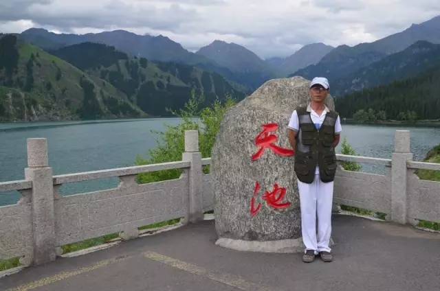 带着老伴穷游,开房车带老伴穷游