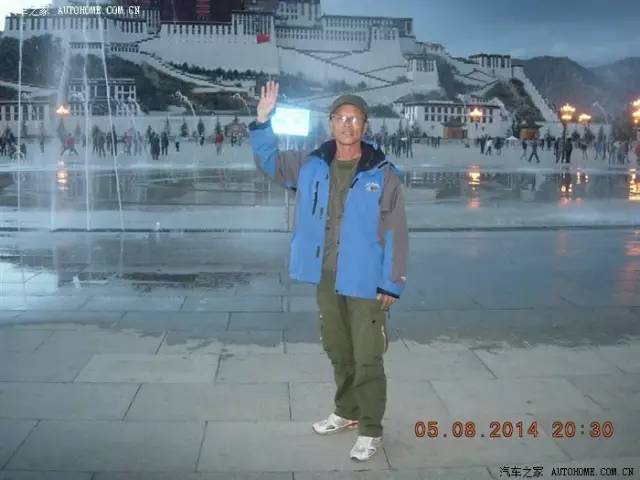 老爷子陪老伴穷游,带着老伴穷游