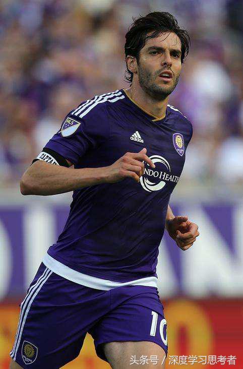 职业足球运动员每场比赛移动距离,足球比赛真实速度第一视角