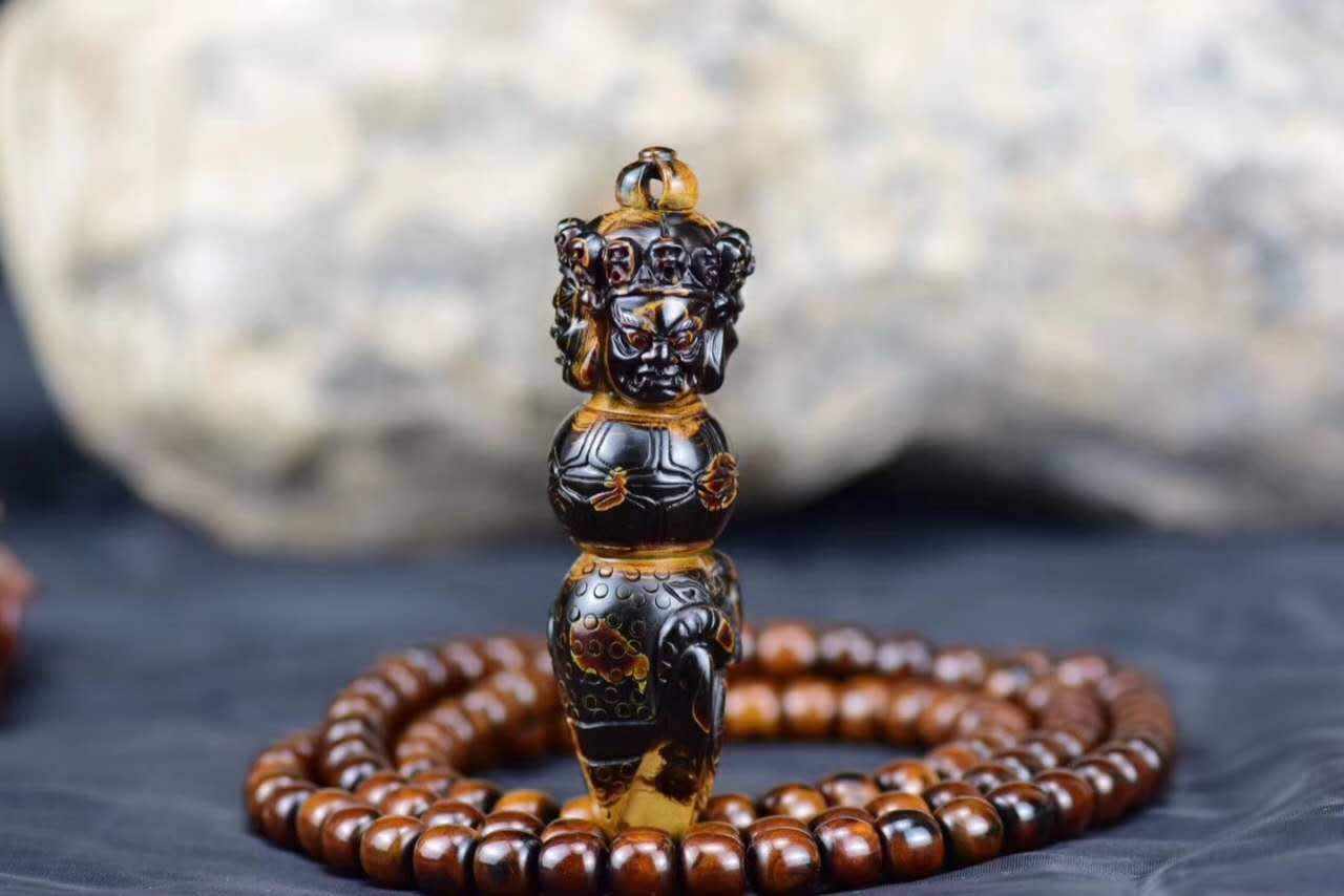 比起珠光宝气的华而不实，献身制成烟嘴的海柳可谓功德无量！