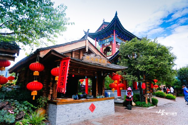 历史底蕴与现代繁华在此交融,历史与现代并存的城市