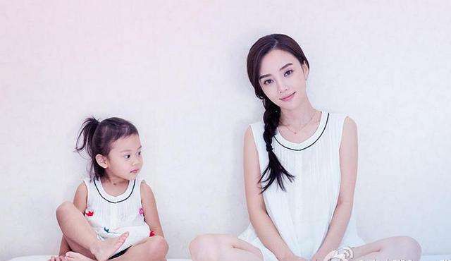 一年级小朋友喜欢老师的原因,一年级小朋友与老师关系融洽