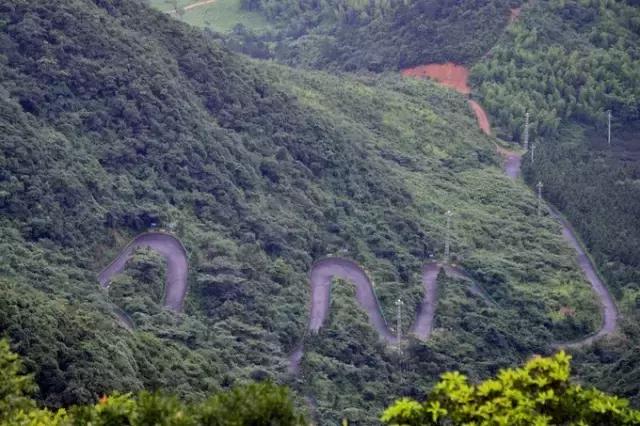 深山原始村落自驾游,大山深处古老村落自驾游