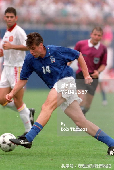 专业的足球鞋有哪几个品牌,曾经的足球鞋知名品牌有哪些