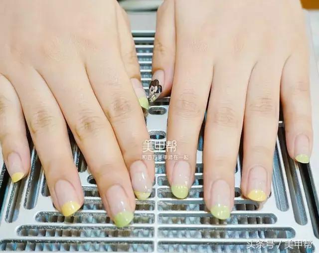 为什么美甲店都建议30天卸甲,为什么做完美甲一段时间会发黄