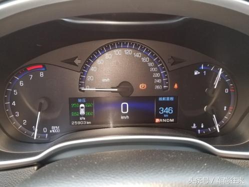 中控屏突然“自行炸裂”，该如何修复