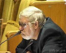 动画长颈鹿高台跳水,今日趣图最新视频