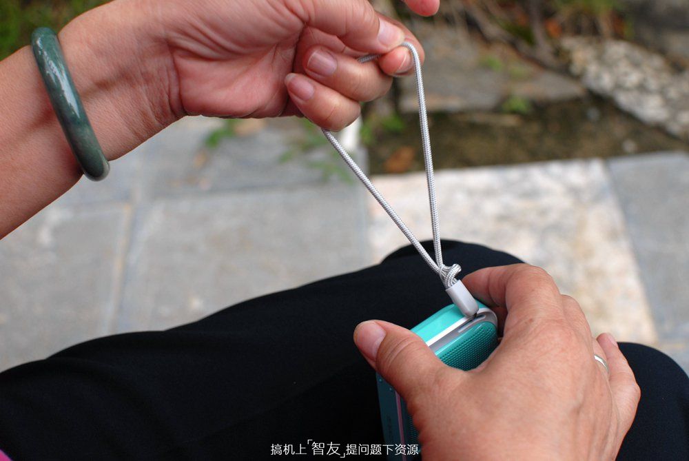 去公园遛弯乐呵怎么少得了它？——不见不散便携插卡音箱LV960体验