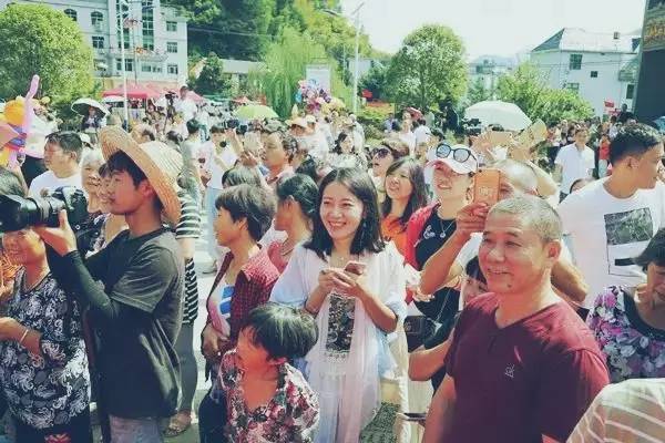 因为一句话恋上一座城,因为一个人恋上一座城