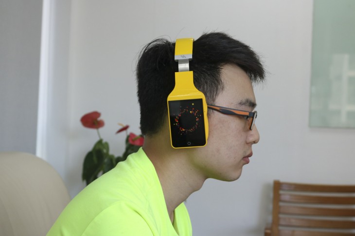 耳机带屏幕,耳机带液晶显示屏