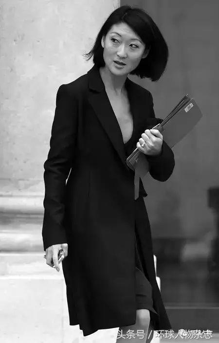 她曾是韩国弃婴，逆袭成法国部长，单眼皮、宽脸庞，美得独特