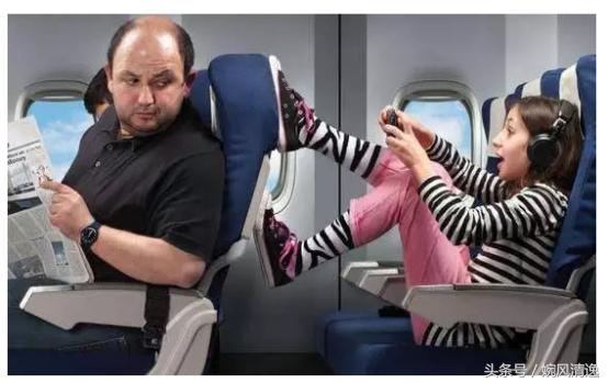 董卿三次下跪礼仪素养,董卿下跪采访表现了什么品质