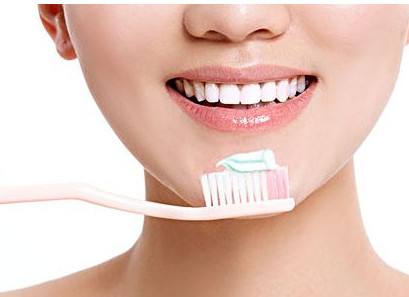 牙齿刷不白什么原因,牙齿刷不白一直很黄什么原因