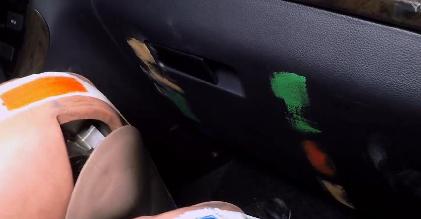 碰撞后车门无法解锁,碰撞后车门打不开的原因