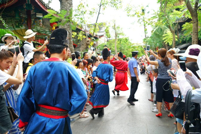 带着宝贝去旅行，遇见三亚遇见海