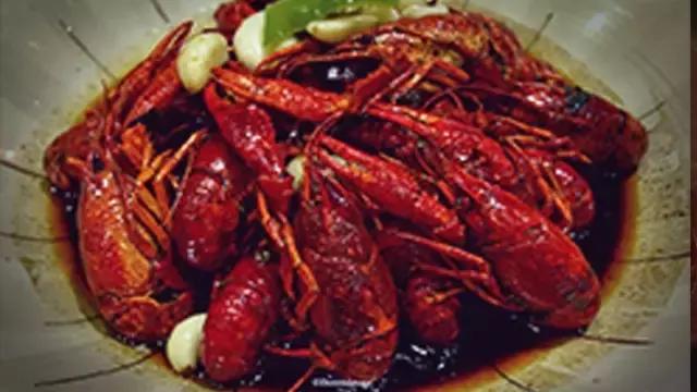 小龙虾的种类及吃法,如何吃小龙虾的方法和图解