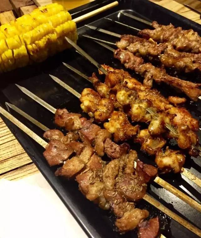 北京十大必吃连锁店,京城最火的12家撸串圣地