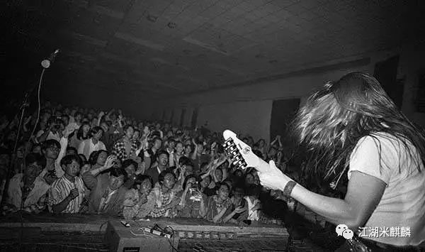 这家店猪排饭酱汁装在“阿拉丁神灯”里,还是22年前的味道!