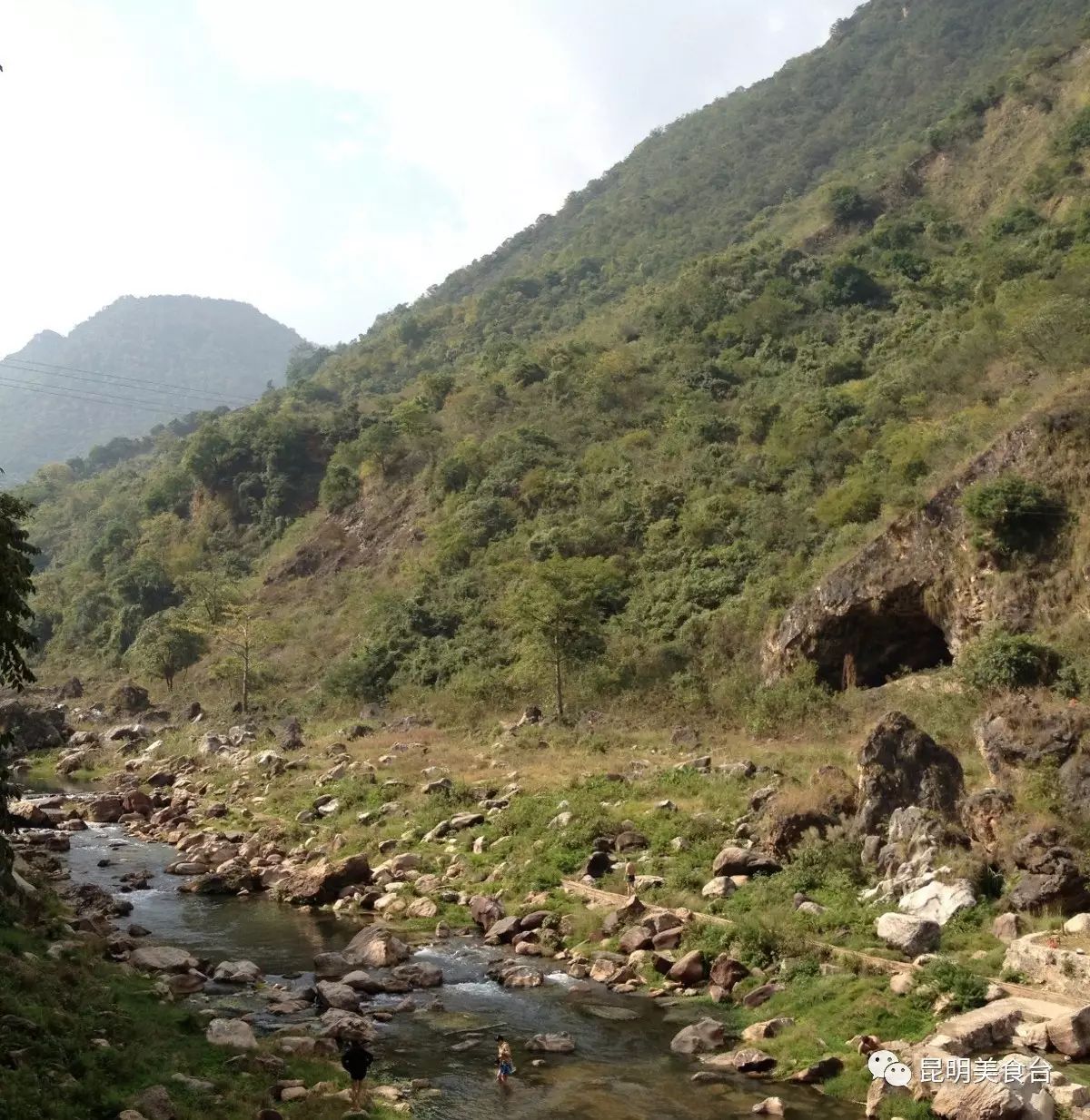 云南最神秘的六个野温泉，峡谷弥漫雾气小鱼咬脚，车底盘常常被刮