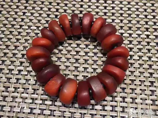 男士佩戴手串是左手还是右手,男士黄金貔貅手串佩戴方法