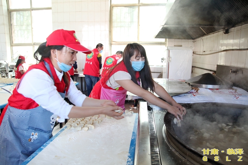 善行善举温暖人心,善行义举关爱老人弘扬社会正能量