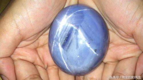 比“4个2带俩王”还牛的那些星光蓝宝石