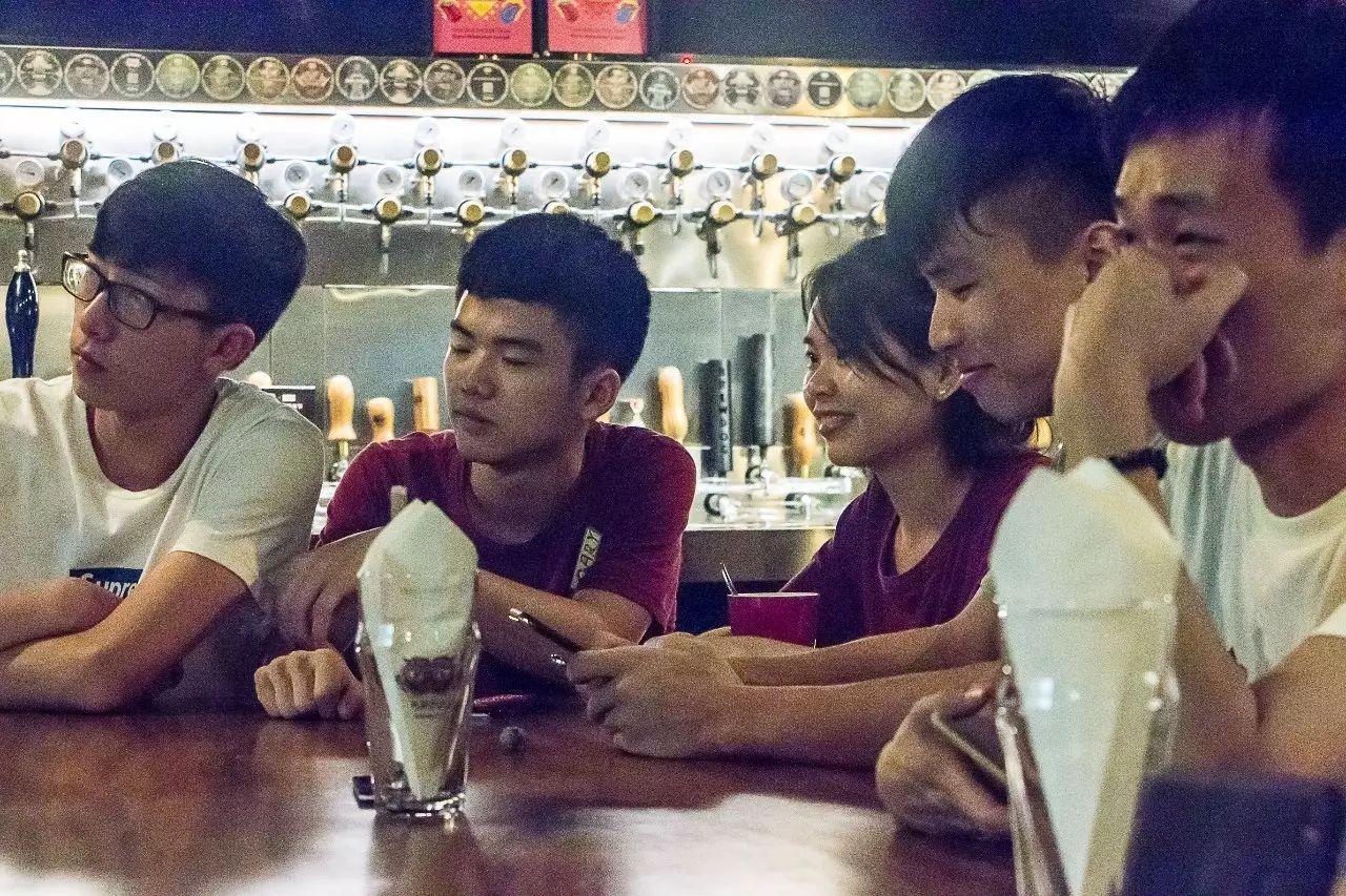 iPhone10来了，直击广州果粉守夜现场！阿里超级会员太疯狂