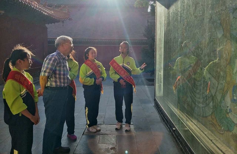 小学未成年思想道德建设实施方案,教育局加强未成年人思想道德建设