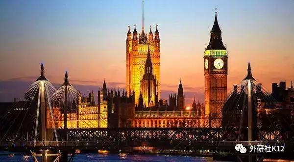 闪烁的近义词是不是光辉,闪烁的近义词是啥