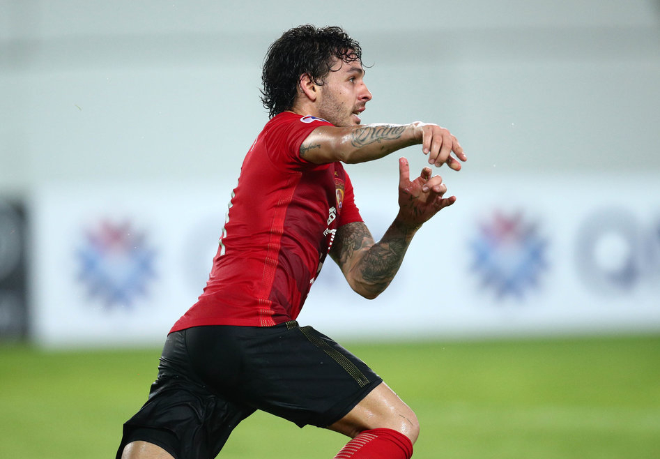 罚丢点球的高拉特是一名怎样的球员，他和浩克谁是中超NO.1？