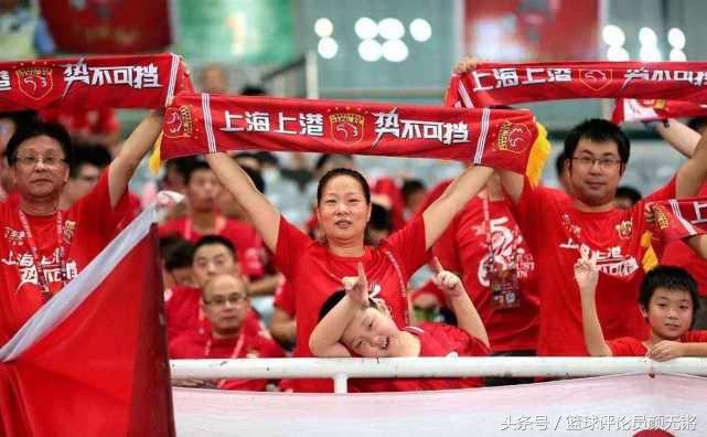 国足从来追着恒大跑如今反转，里皮看完之后老泪纵横