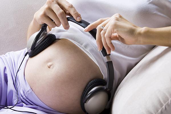 女人一个月来次大姨妈,女人一个月来两次大姨妈痛