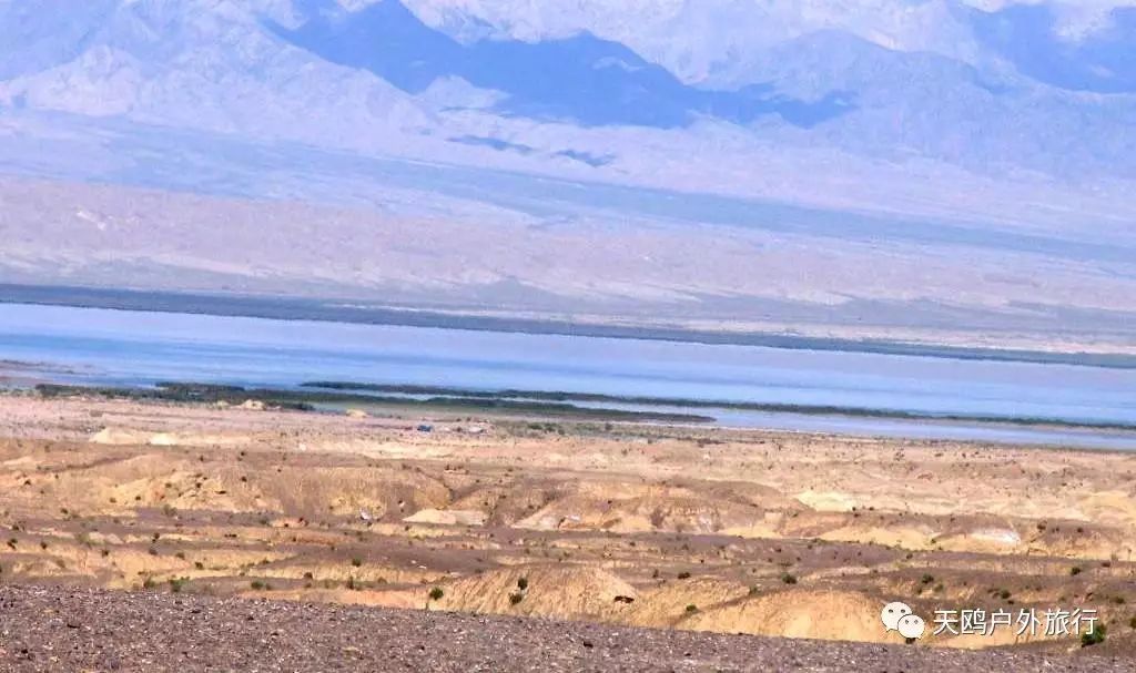 一大一小两个情侣湖，国庆来西域敦煌必经之路，一起秀恩爱吧！