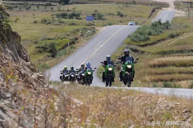 川崎versysx300有几款,川崎versys-x300售价