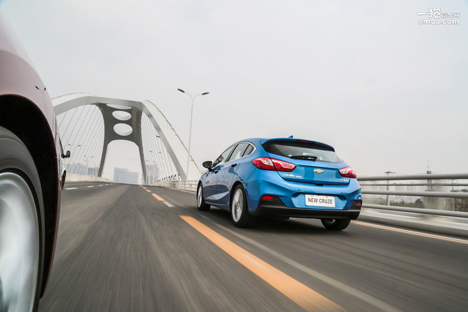 科鲁兹13年1.6t两厢掀背改装,2015款科鲁兹1.6两厢掀背