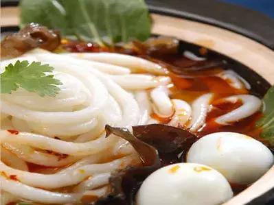 探寻地道美食的背后故事,做美食讲感人故事