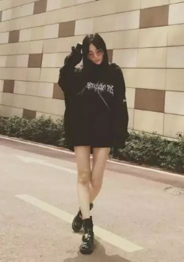 杨幂帽衫,杨幂同款蓝色拉链帽衫