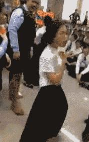 搞笑奇葩结婚风俗新郎,盘点那些新郎结婚时搞笑场景